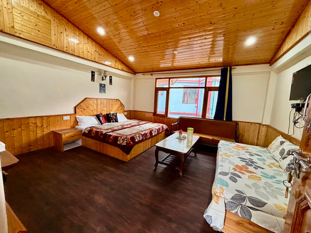 Voyageur Nest With Kitchen - next