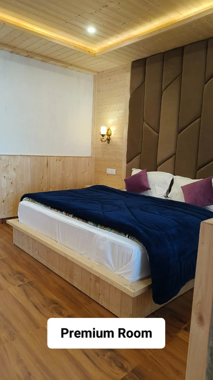 Sky Heaven Retreat Jibhi Premium room - previous