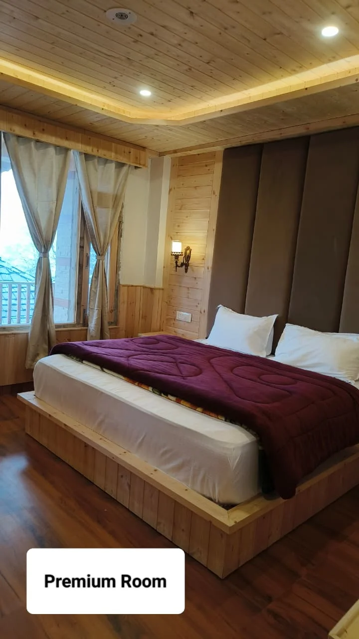 Sky Heaven Retreat Jibhi Premium room 4